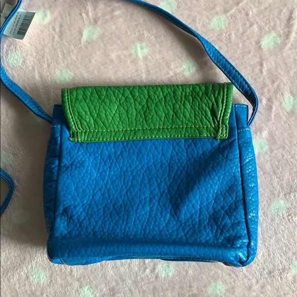 Wallflower Crossbody Purse - Picture 3 of 5